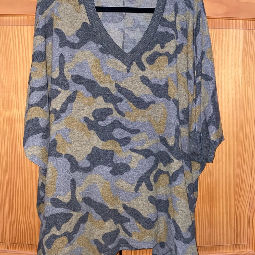 Large camo 3/4 sleeve